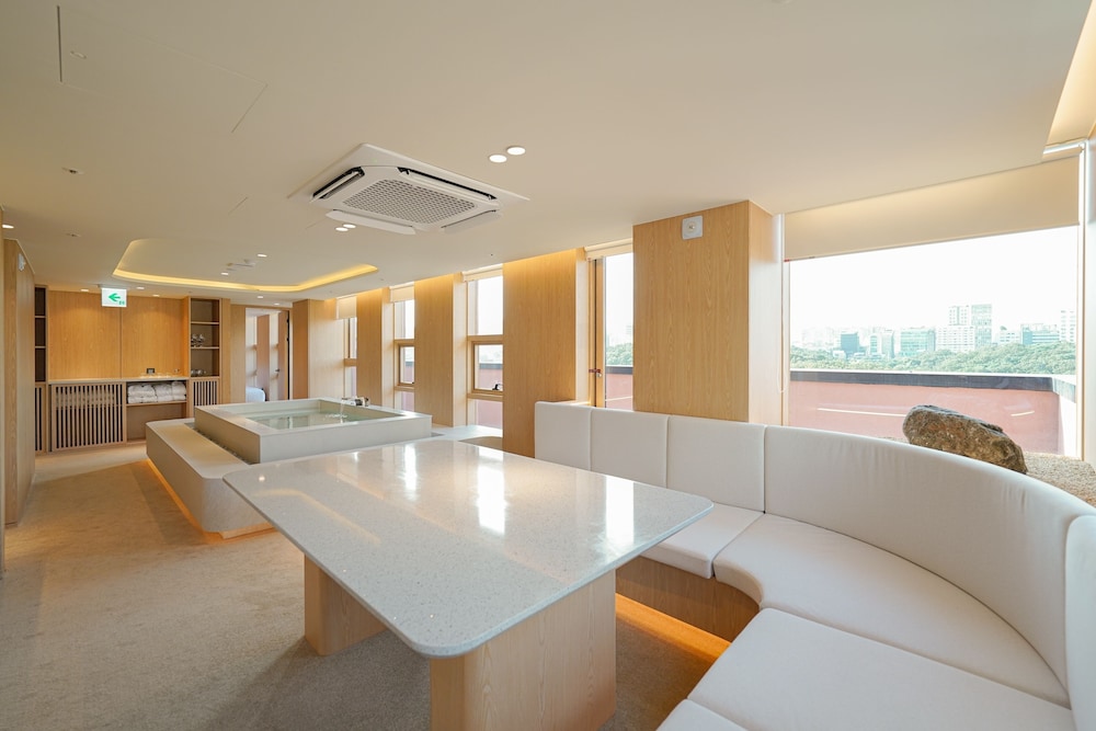 UH Suite The Coex 35/50