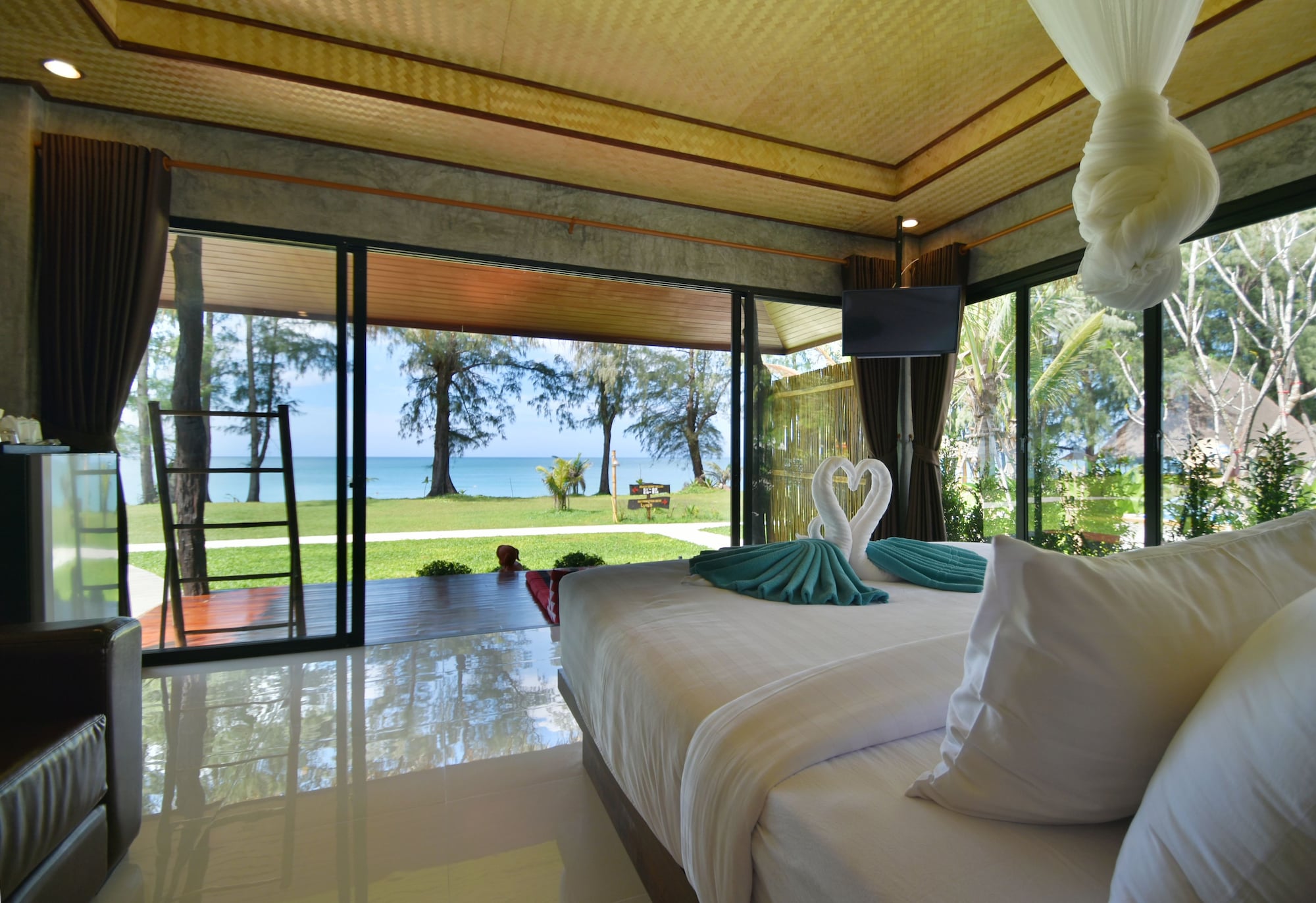 Villa, King Bed, Beach Front, Hot Tub