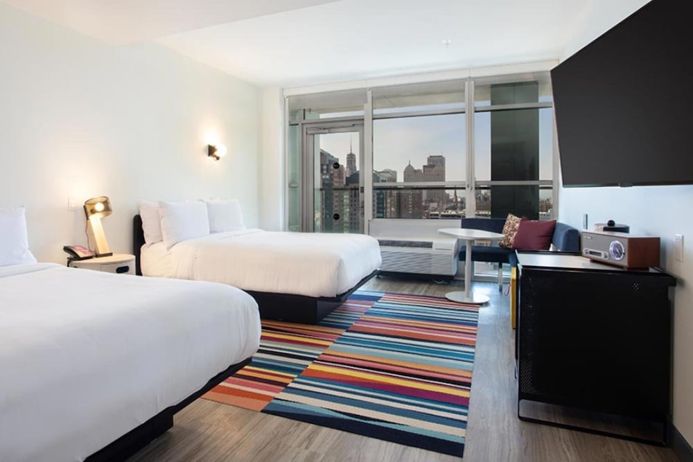 Aloft Ponce 10/50