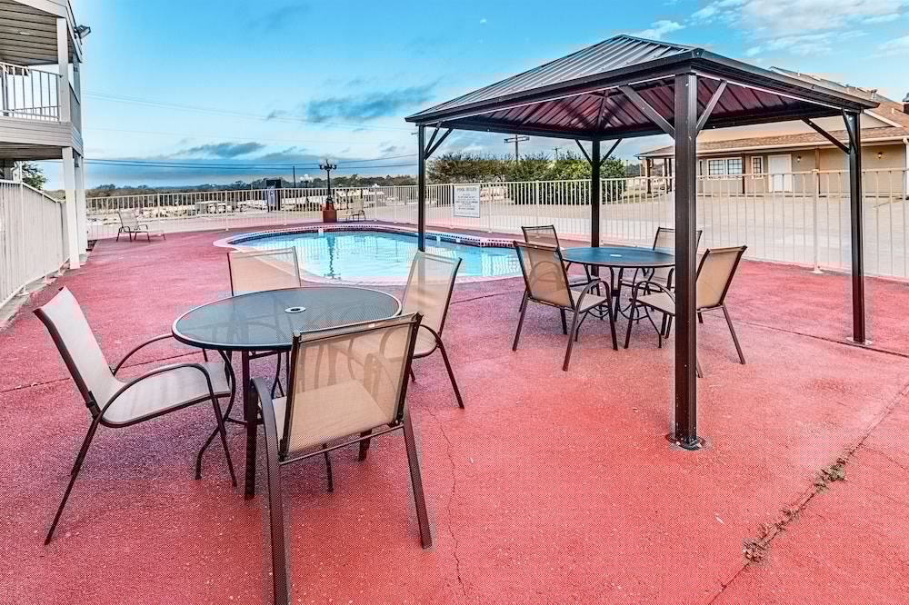 Motel6 Waxahachie, TX 32/39