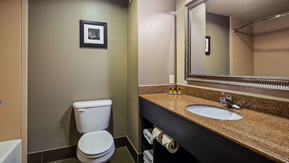 Best Western Plus Midwest City Inn & Suites 11/27