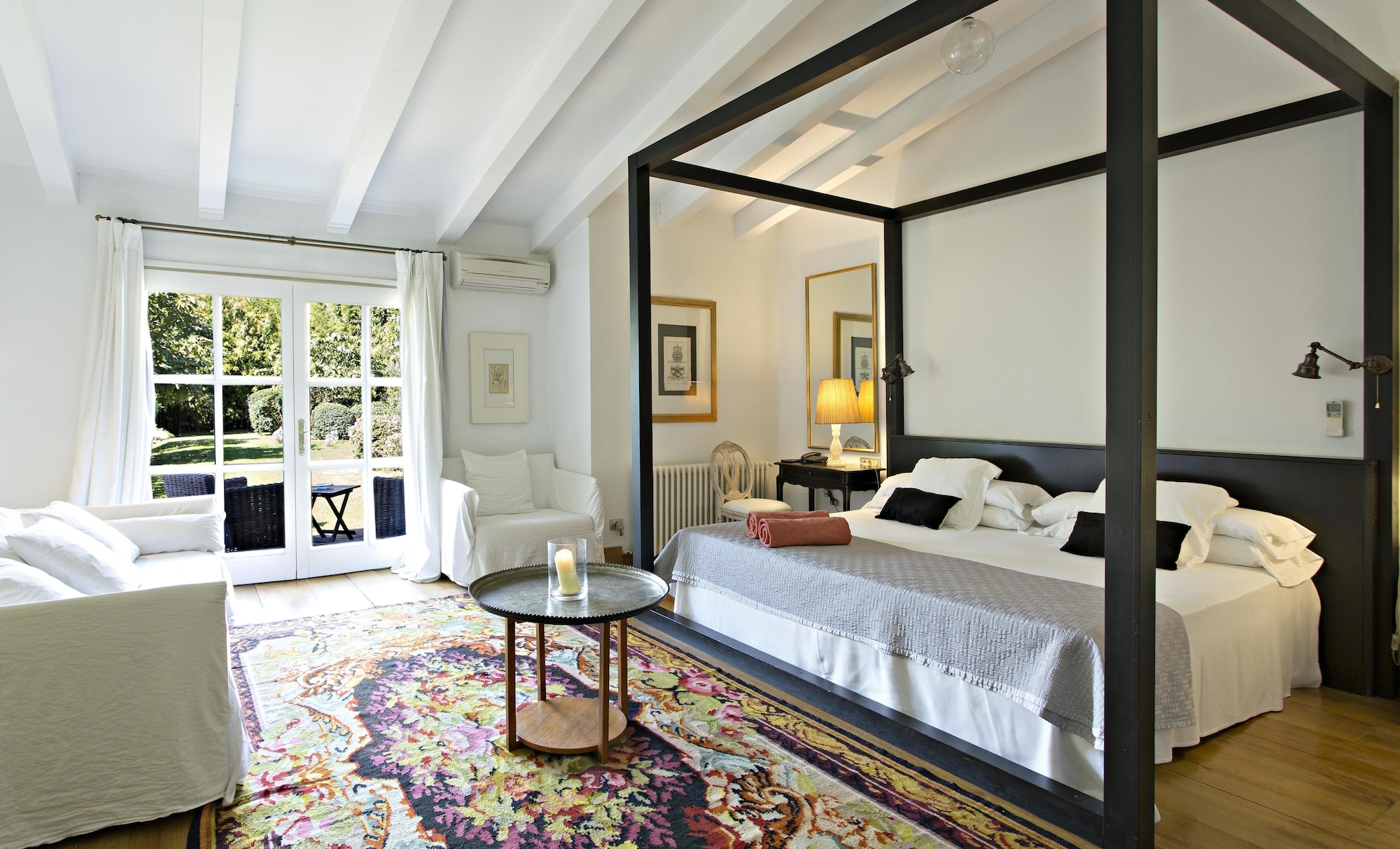 suite, garden area