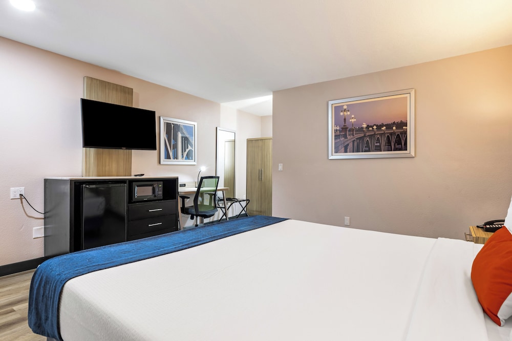 GreenTree Pasadena Inn 16/57