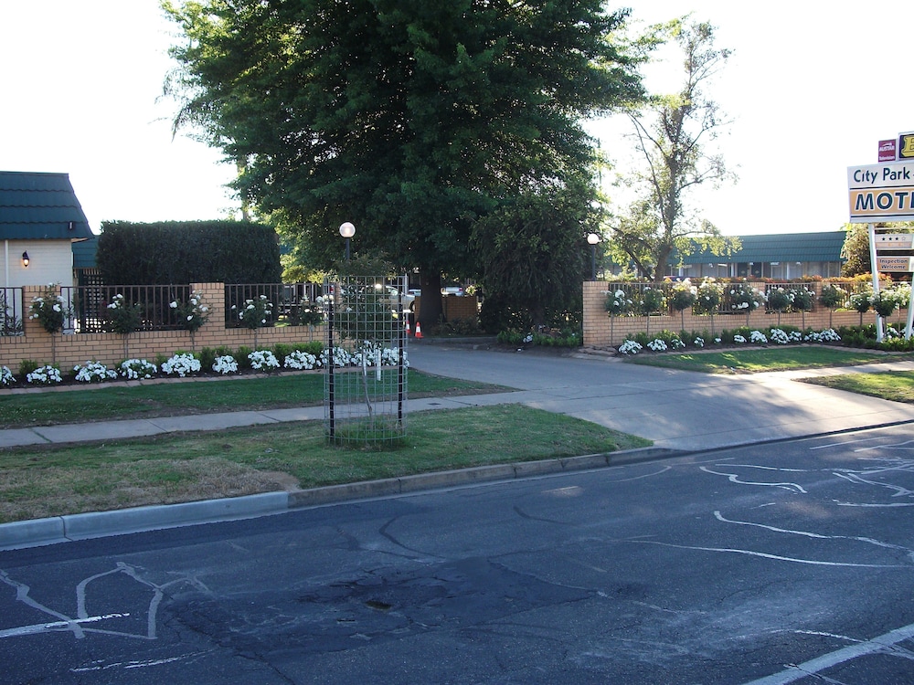 City Park Motel And Apartments 37/38