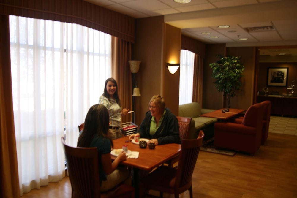 Hampton Inn Garden City, KS 26/33
