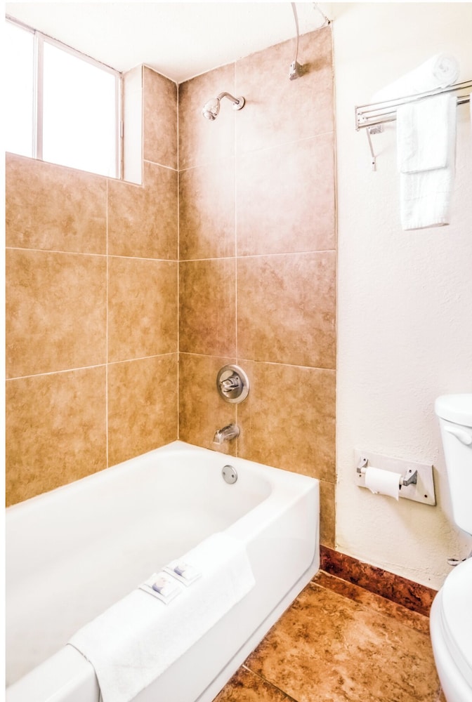 Hotel Alexandria LA - Hwy 165 44/46