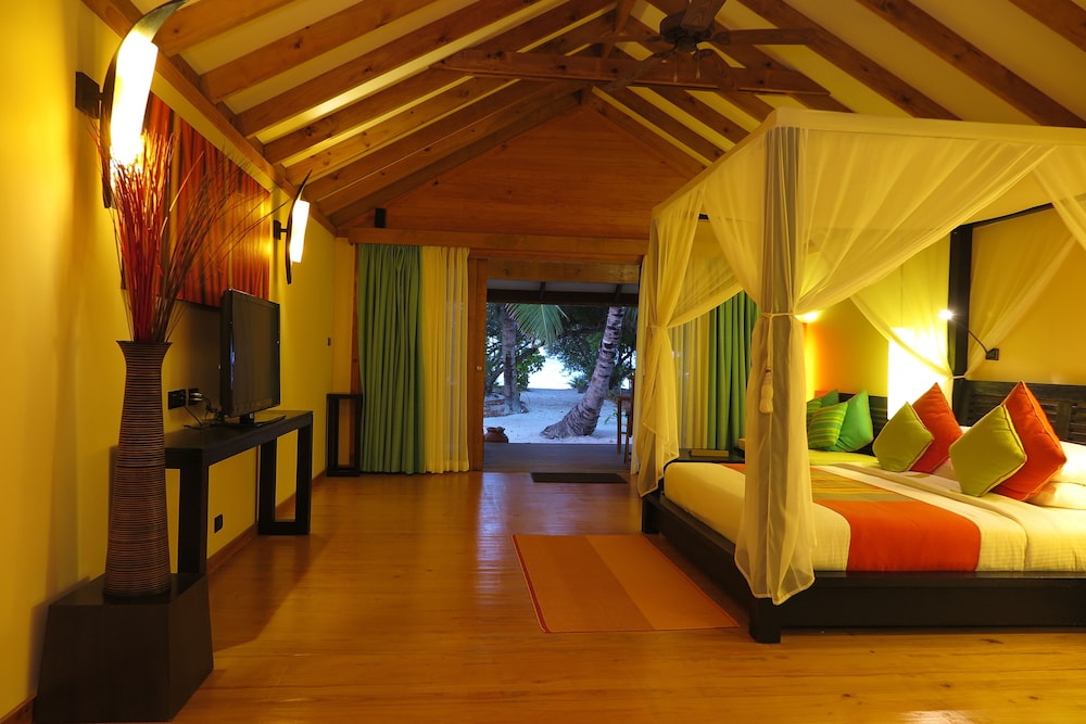 Canareef Resort Maldives 16/65