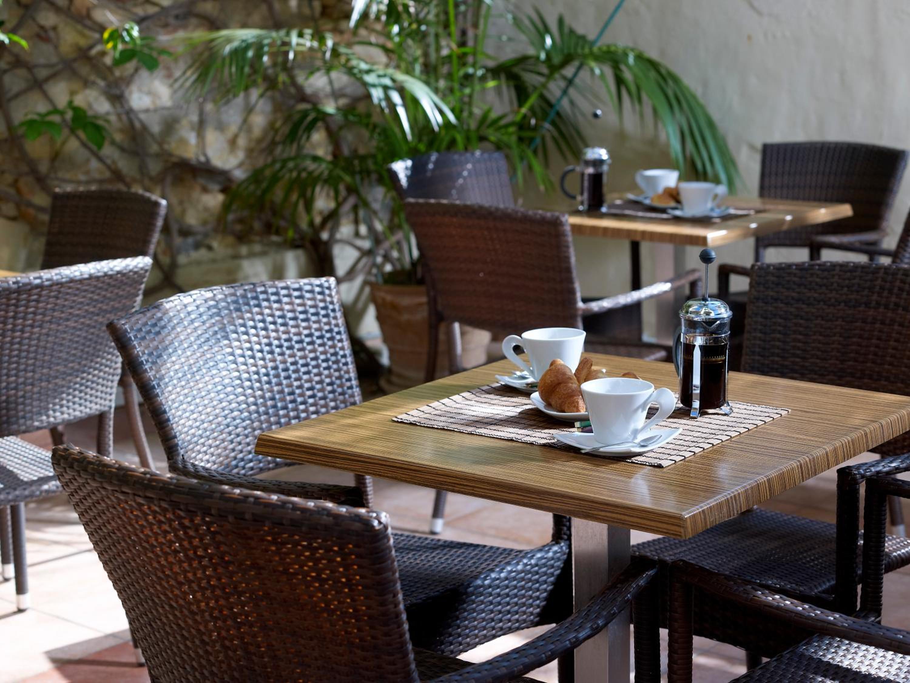 Irida Hotel 40/59