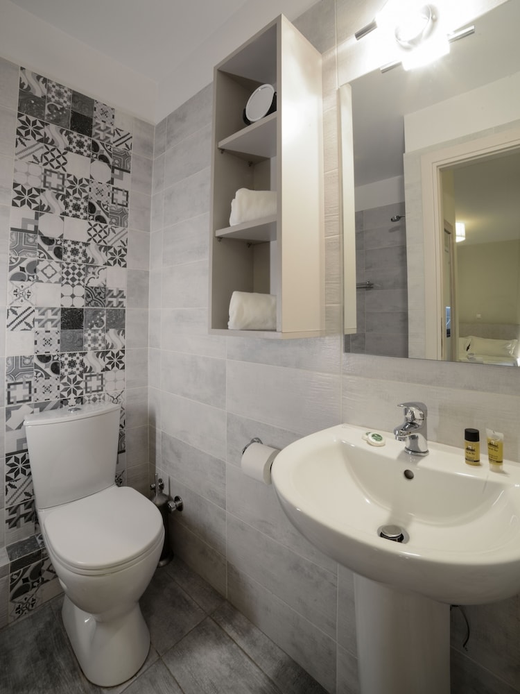 Tins Hotel City 40/50