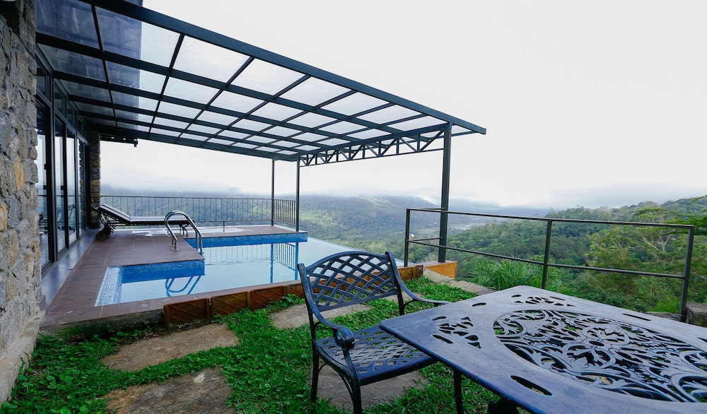 Spice Tree Munnar 25/50