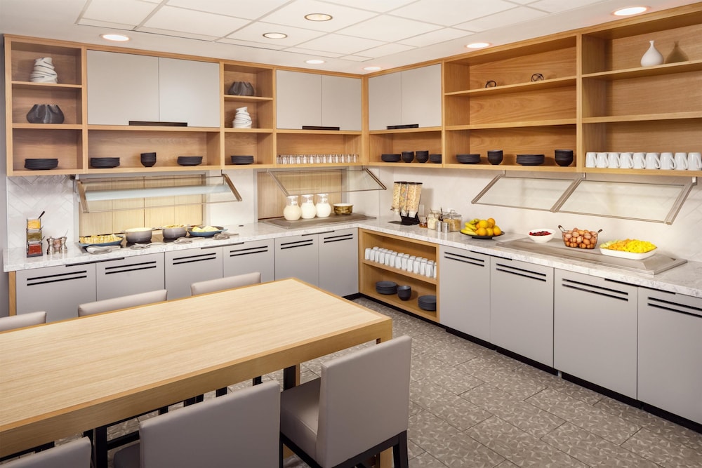 Hyatt Place Dublin/Pleasanton 53/77