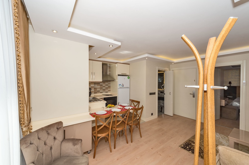 Gen Suites 37/50