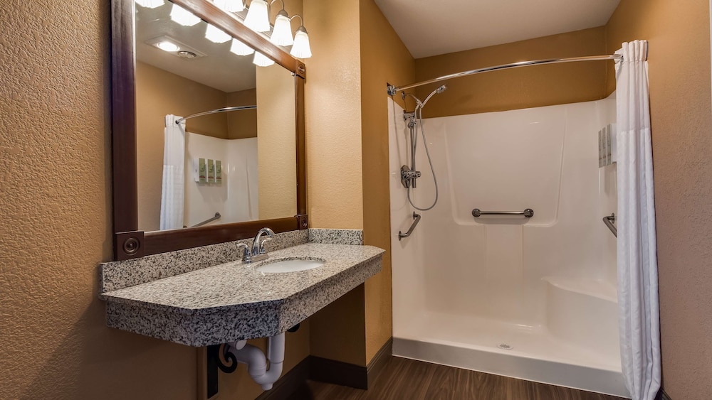 Best Western Country Inn 20/39
