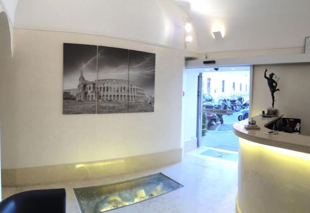 Elide Hotel 7/49