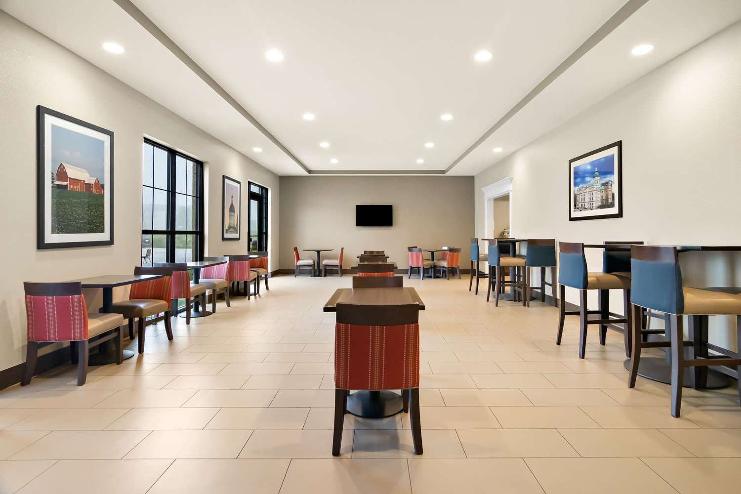 Comfort Suites Rensselaer Near Fair Oaks 37/42