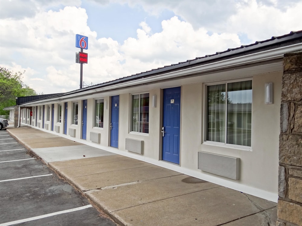 Motel6 Erie, PA 26/31