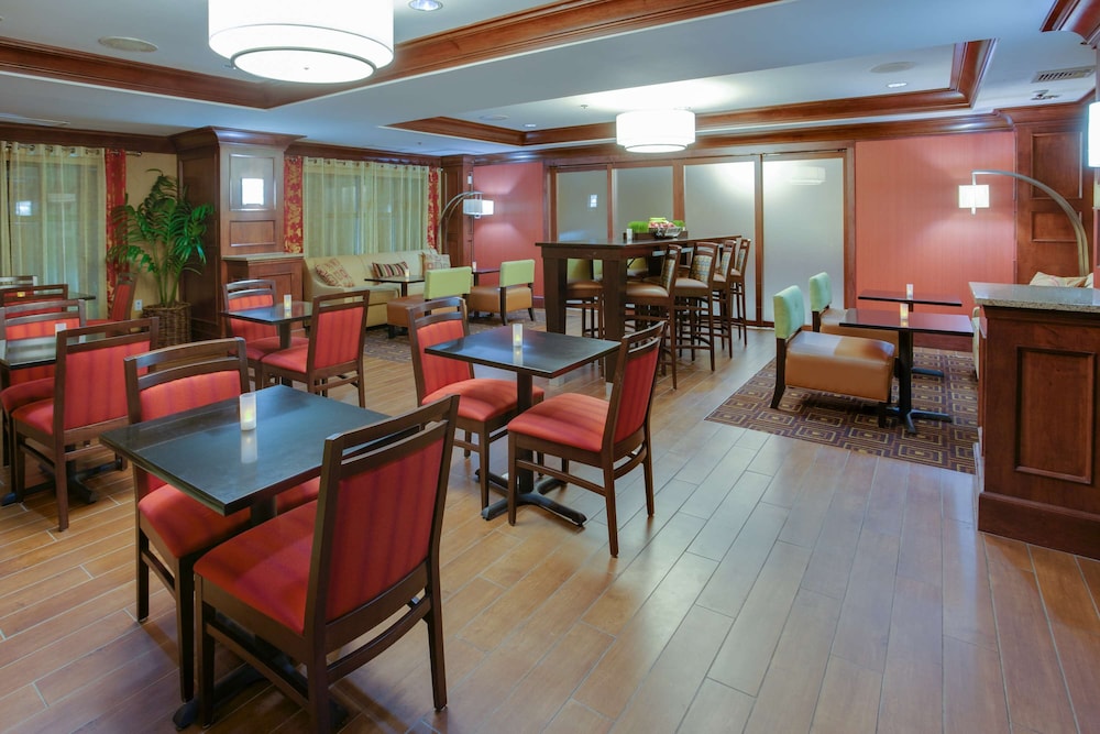 Hampton Inn Auburn Ma 27/36