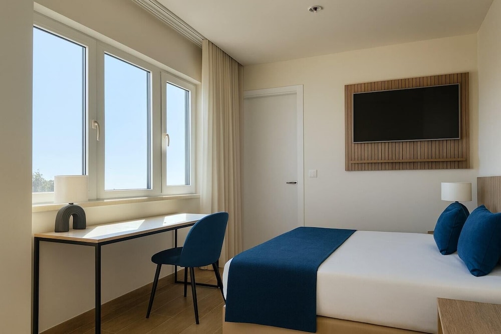 Hotel Infante Santo 8/16