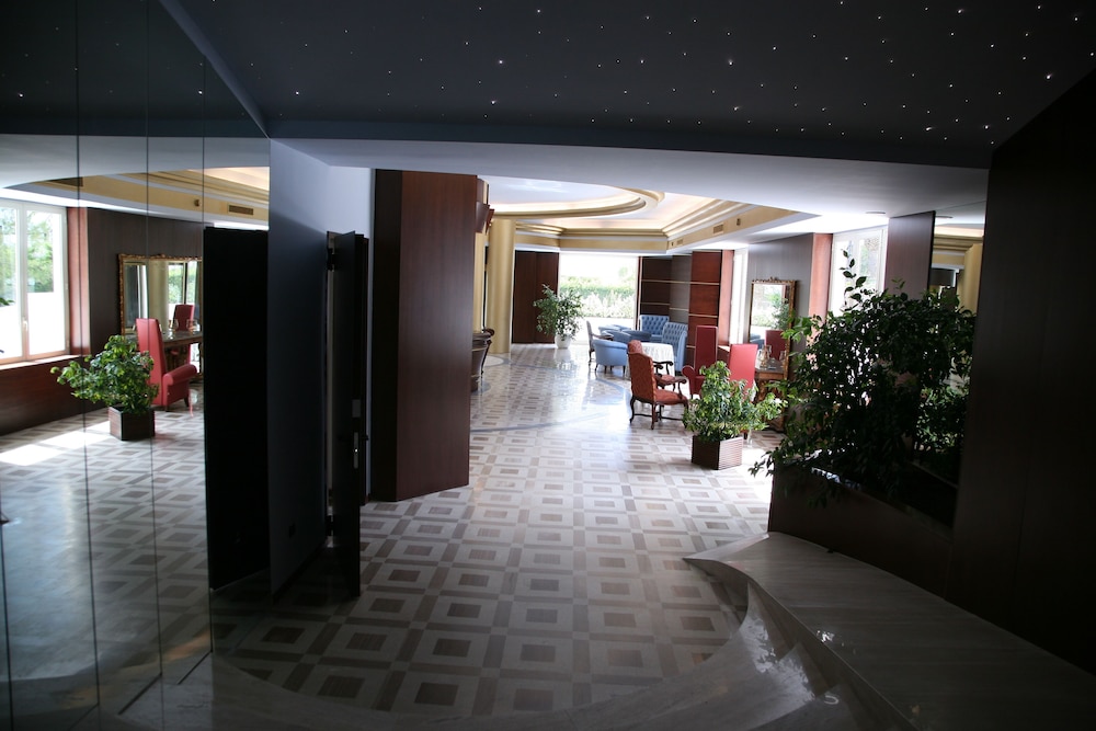 Hotel Royal 7/25