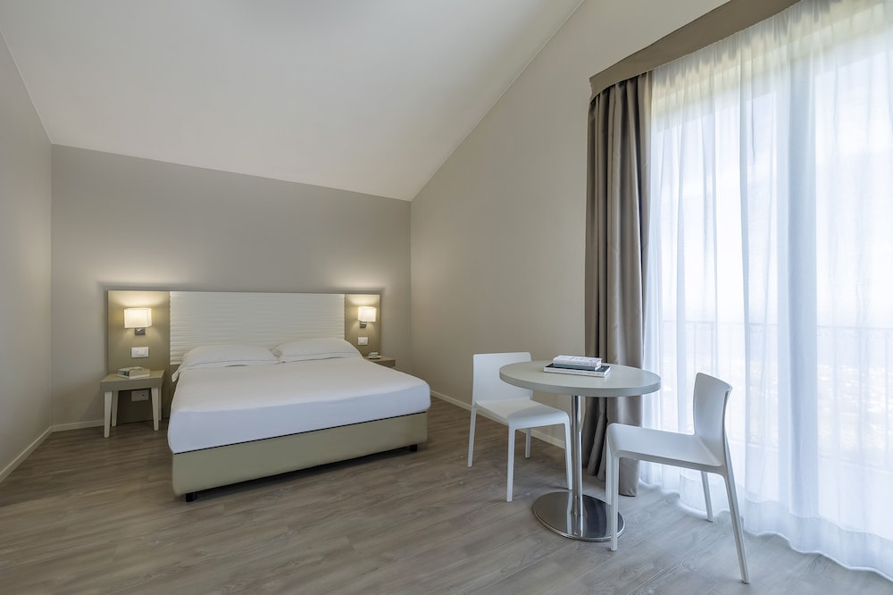 Family, Double Bed, Sea View, 2 Sofa