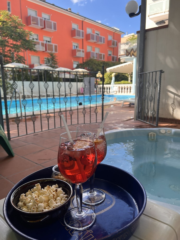 Hotel Villa dei Fiori photo3