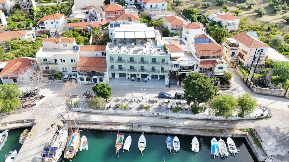 Limni Boutique Experience in Mantoudi-Limni-Agia Anna