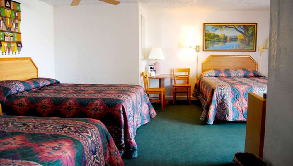 Marianna Inn Panguitch 13/30