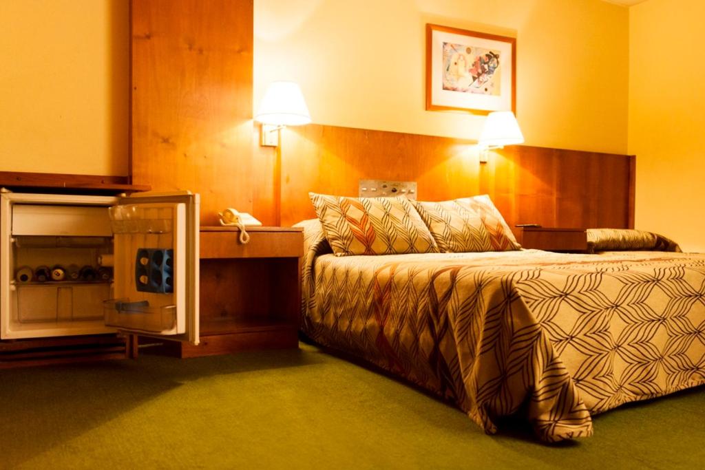 Room, Triple, Double Bed