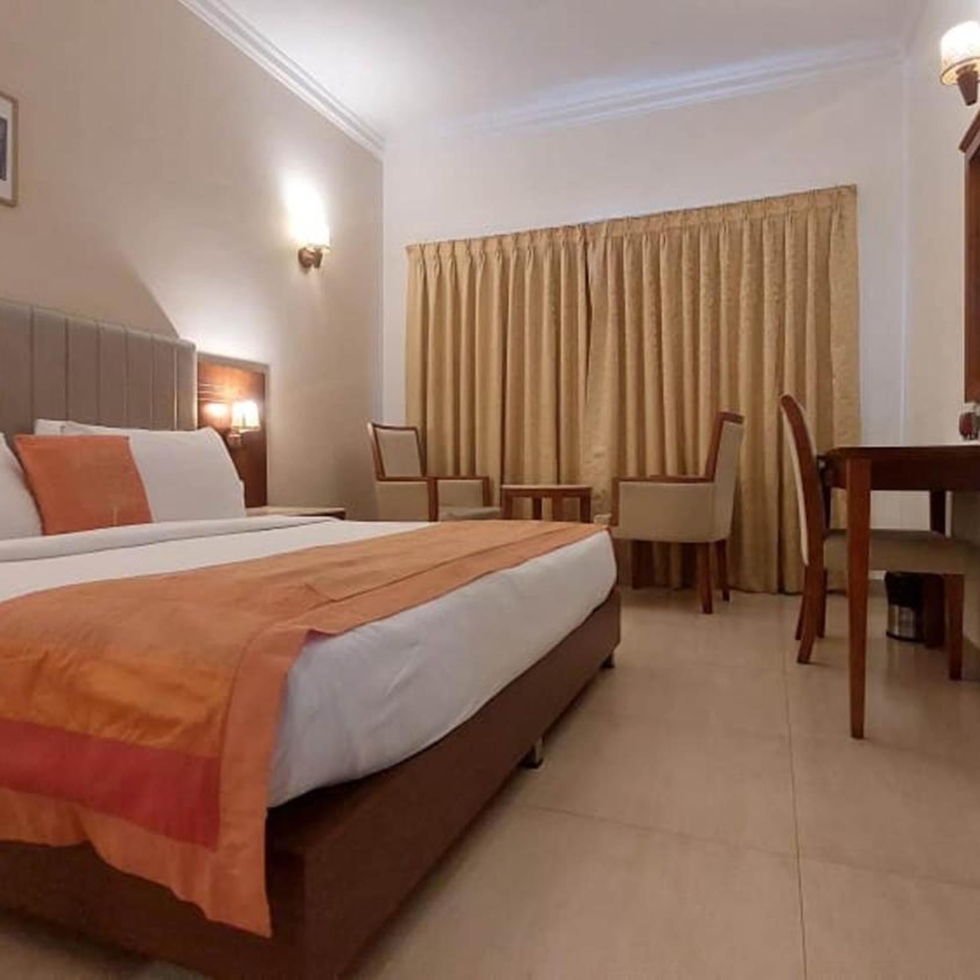 Deluxe, Double Bed