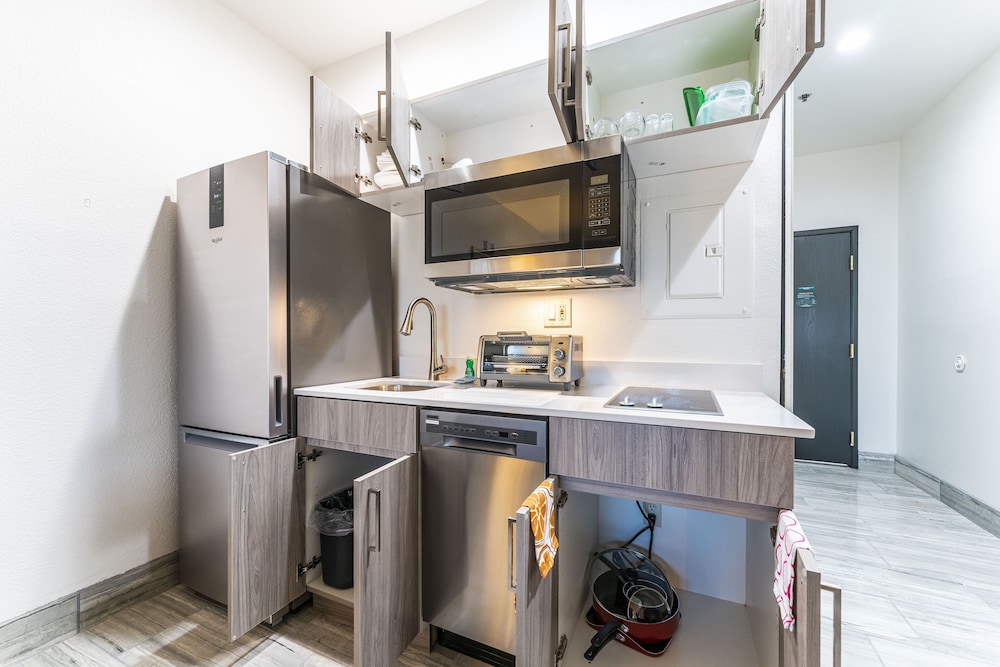 Metro Tempe Extended Stay 6/55
