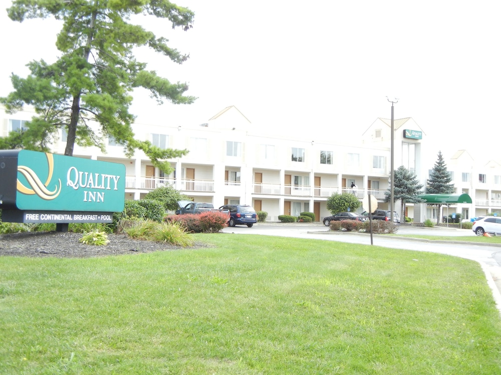 Quality Inn Holland - Toledo 2/31