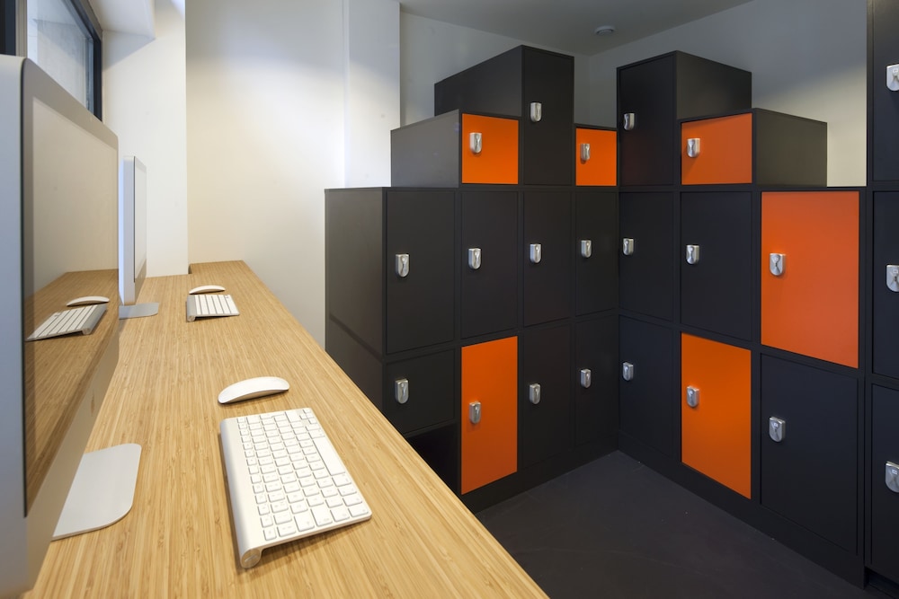 easyHotel Amsterdam City Centre 49/66