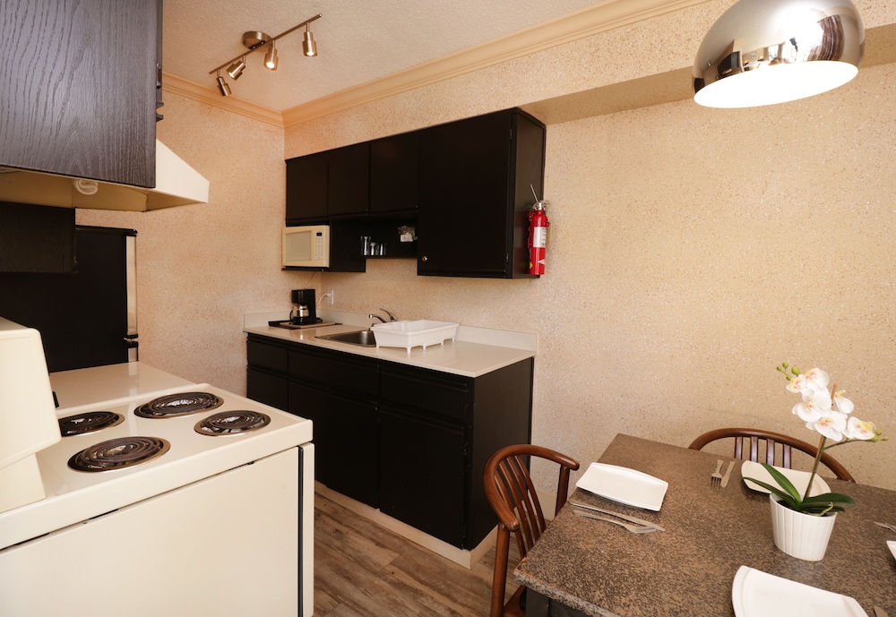 Divya Sutra Suites on Robson Downtown Vancouver 35/42