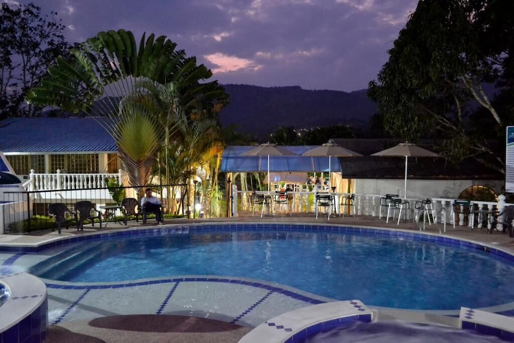 Villeta Boutique Hotel Spa 33/37