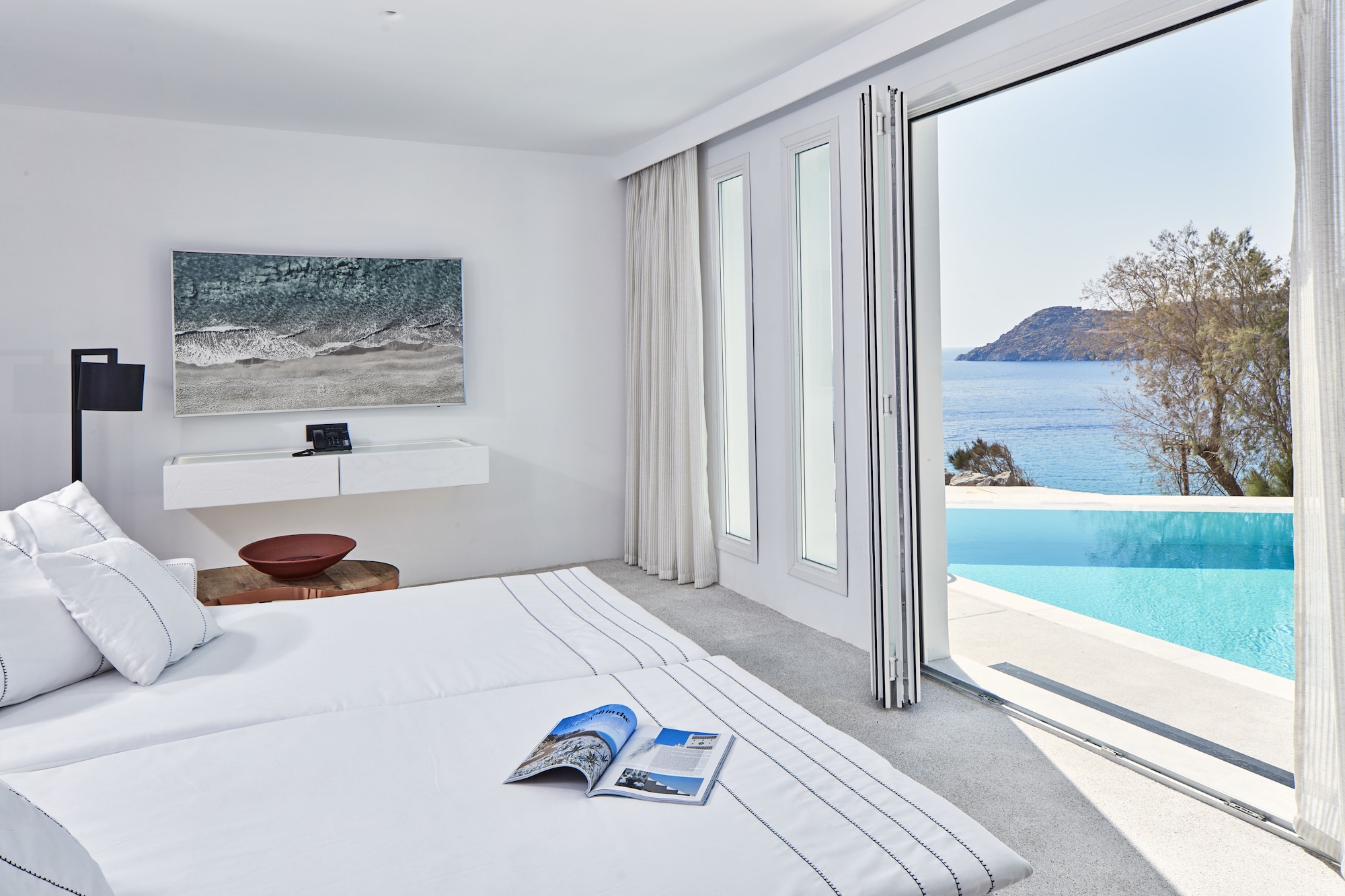 EXECUTIVE, SUITE, PRIVATE POOL