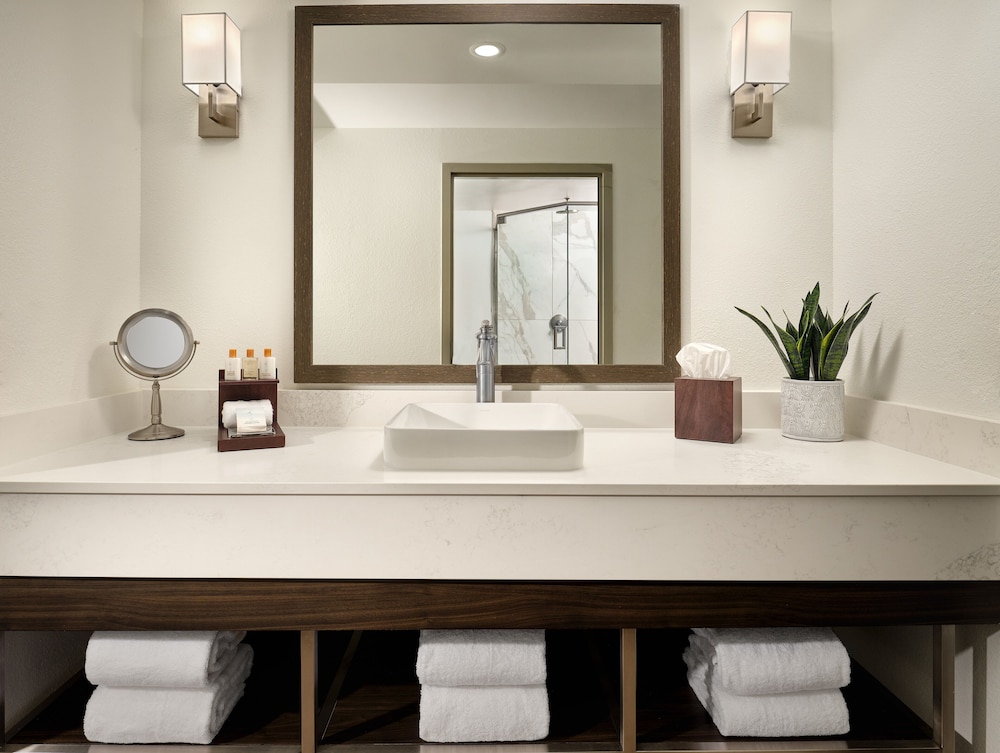 Buena Vista Suites 8/69