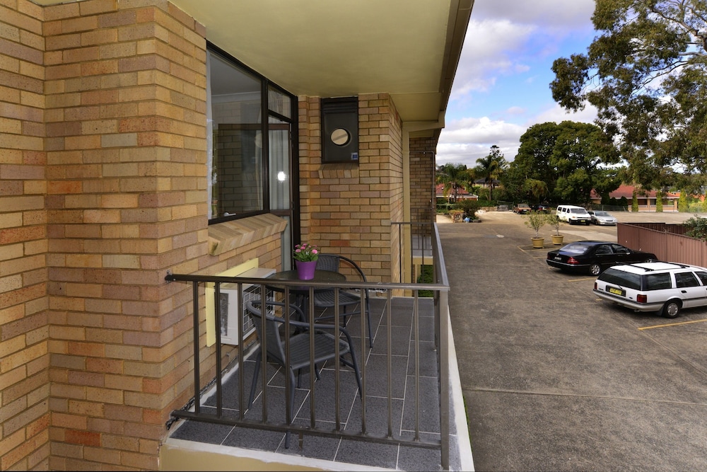 Ryde Inn 6/41