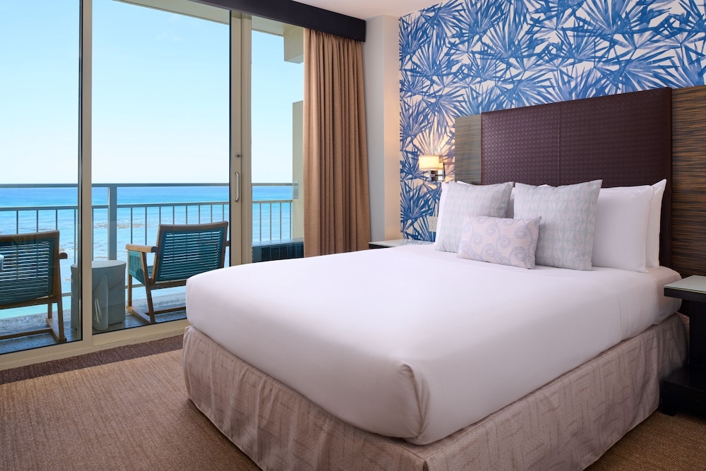 Kaimana Beach Hotel 12/50