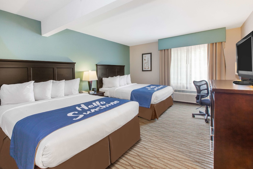 Days Inn by Wyndham Petoskey 6/31