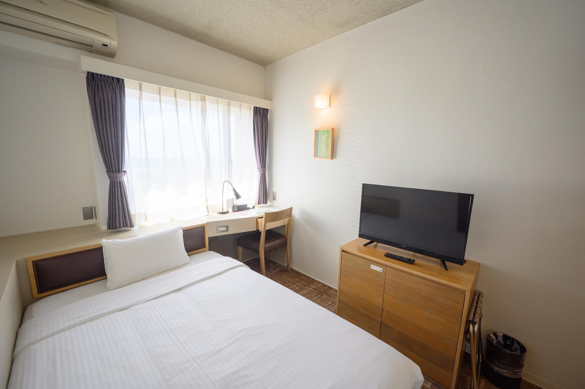 Semi Room, Semi Double Bed