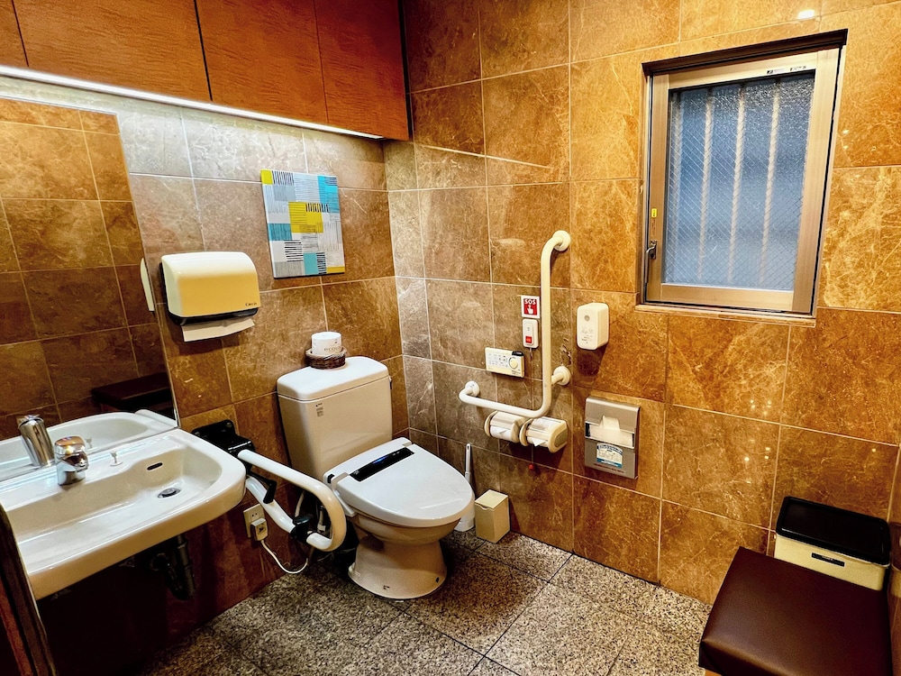 Toyoko Inn Shin-yokohama Ekimae Honkan 58/58