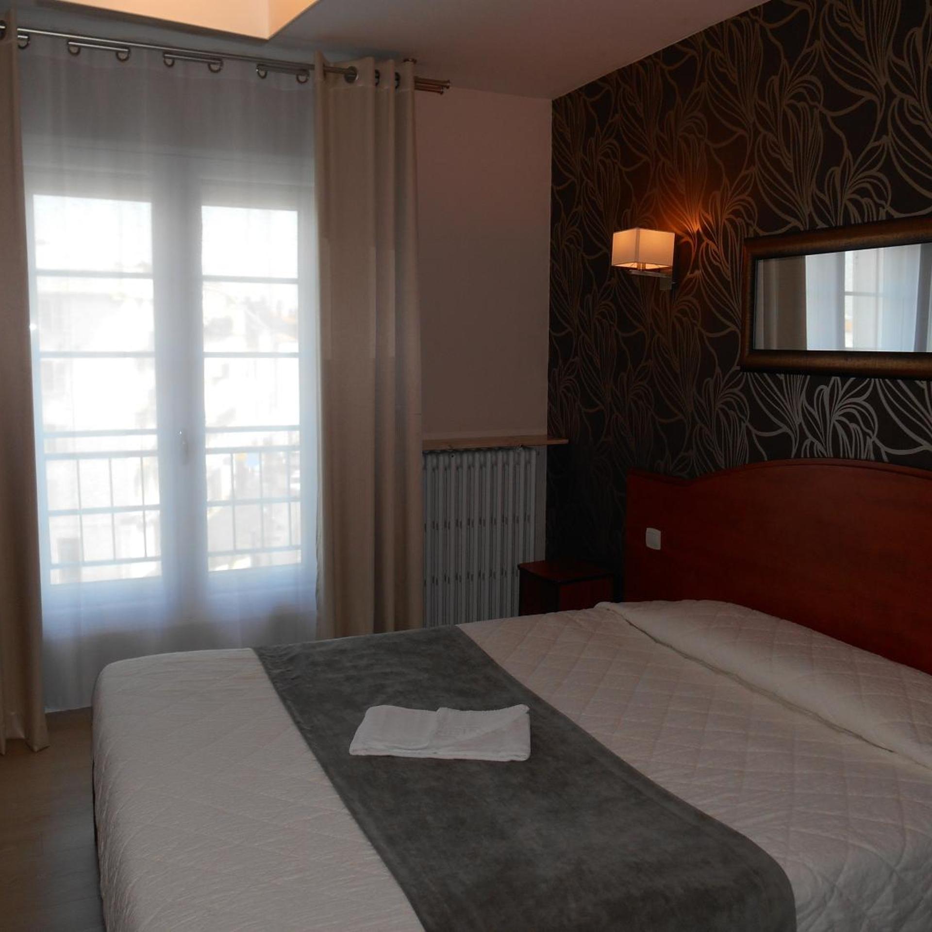 Hôtel Le Rupella 32/50