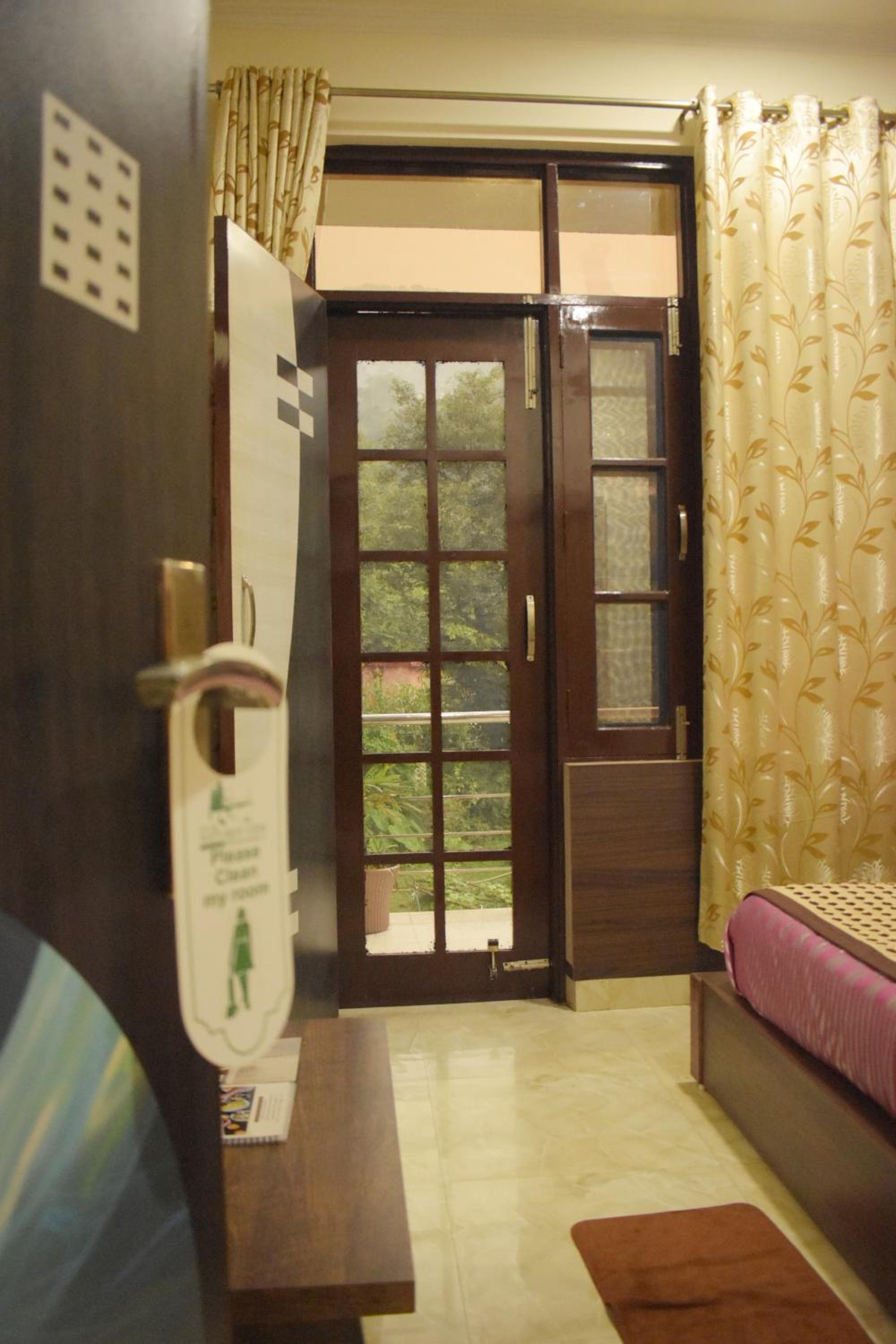 Oyo 10820 Hotel Nature's View 42/68