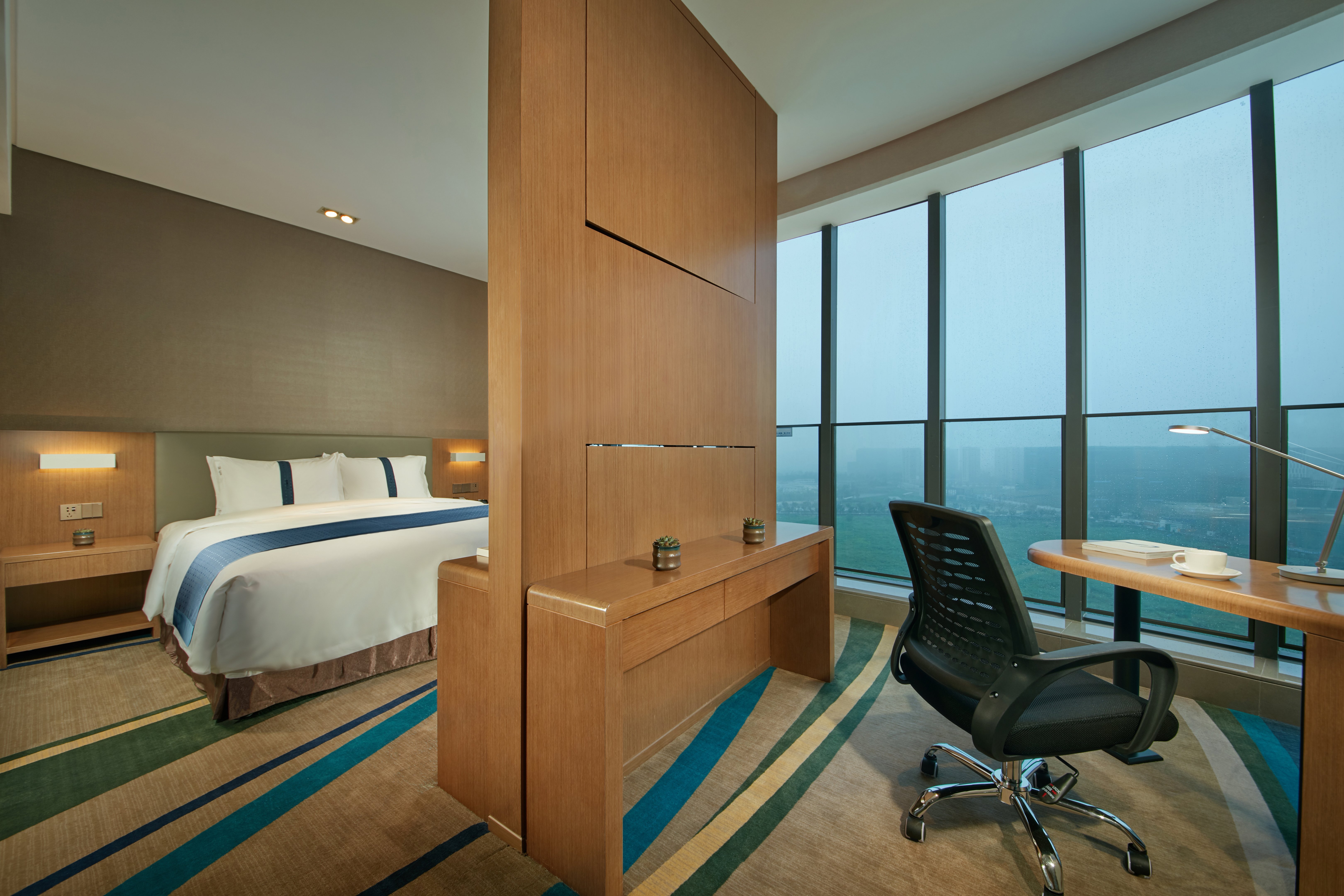 HOLIDAY INN EXPRESS HANGZHOU EAST STATION 44/45