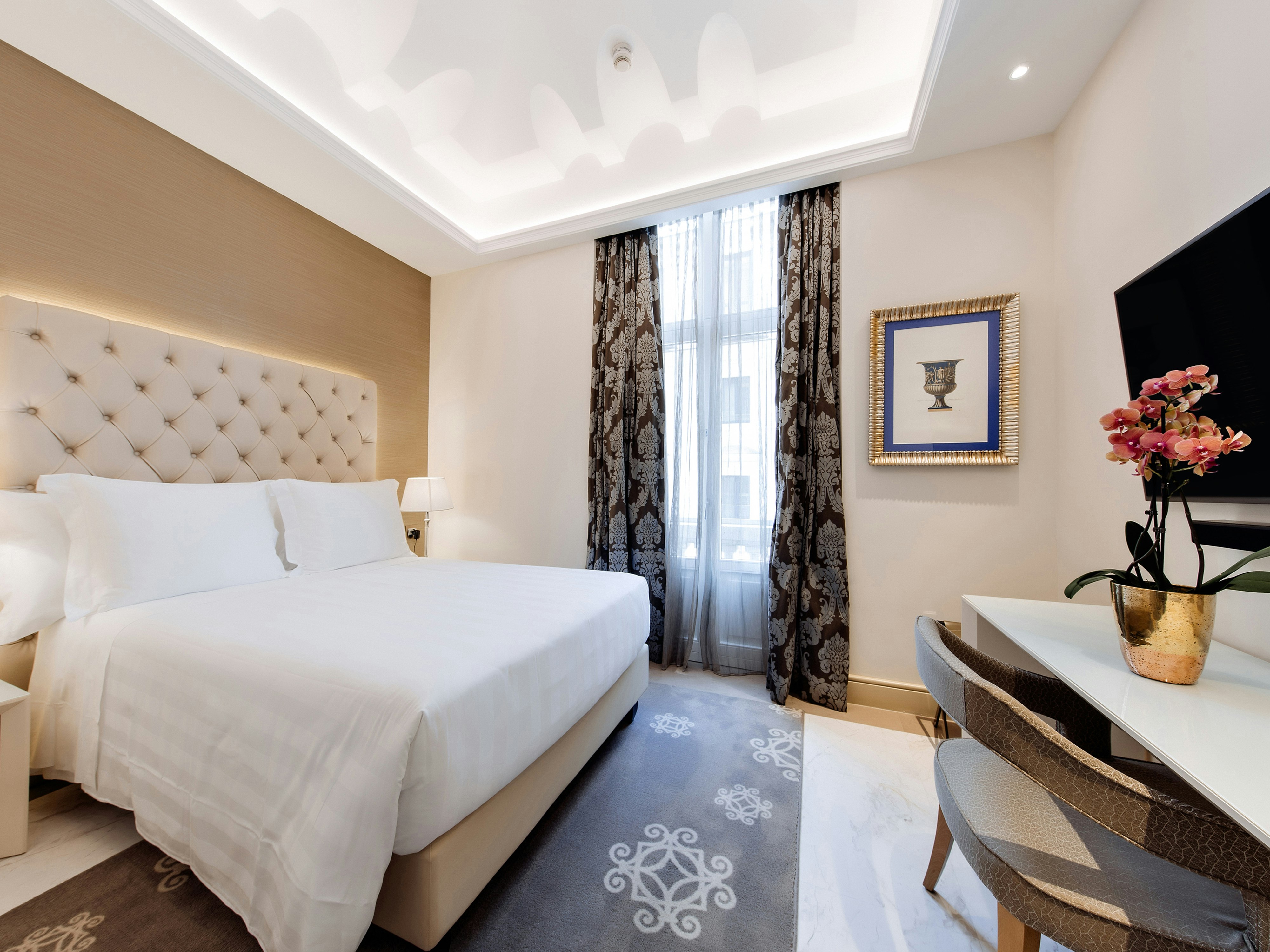 Aleph Rome Hotel Curio Collection by Hilton 10/63