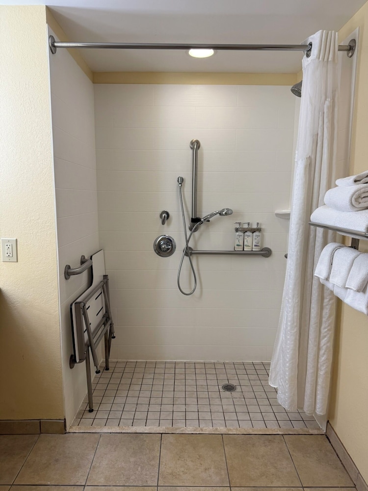 HOLIDAY INN TITUSVILLE KENNEDY SPACE CENTER 38/76