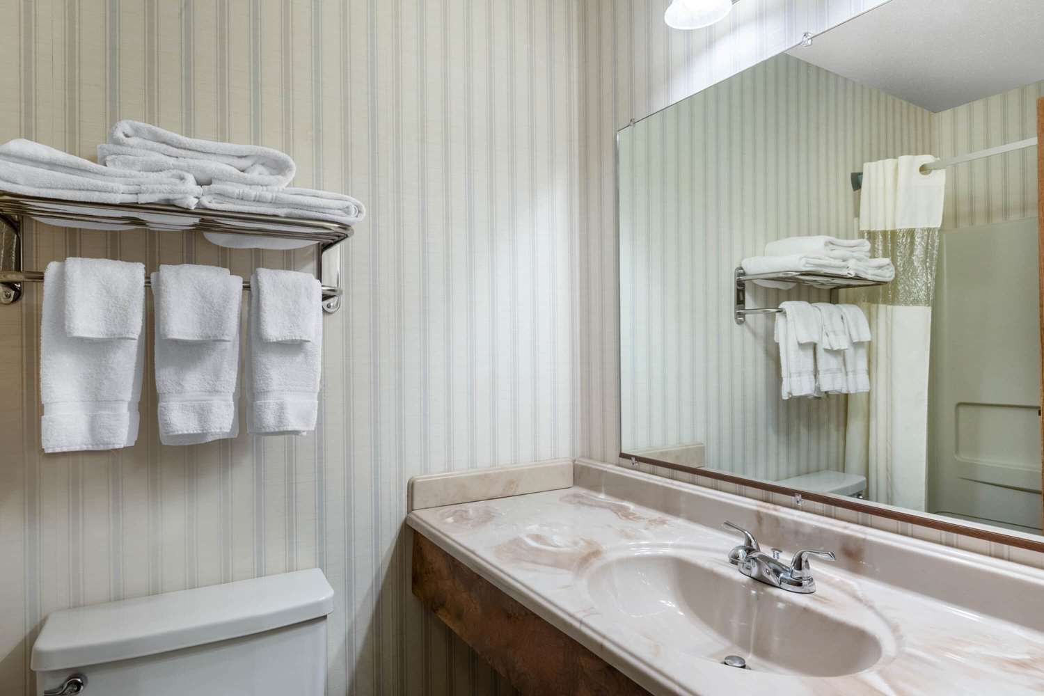 Baymont by Wyndham Spearfish 40/40