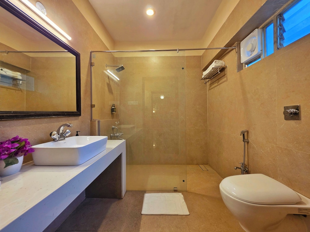 TIGER MOON RESORT 58/60