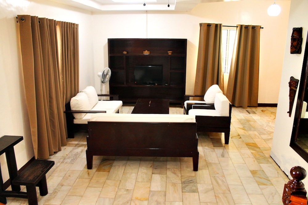 Steps Garden Resort 64/71