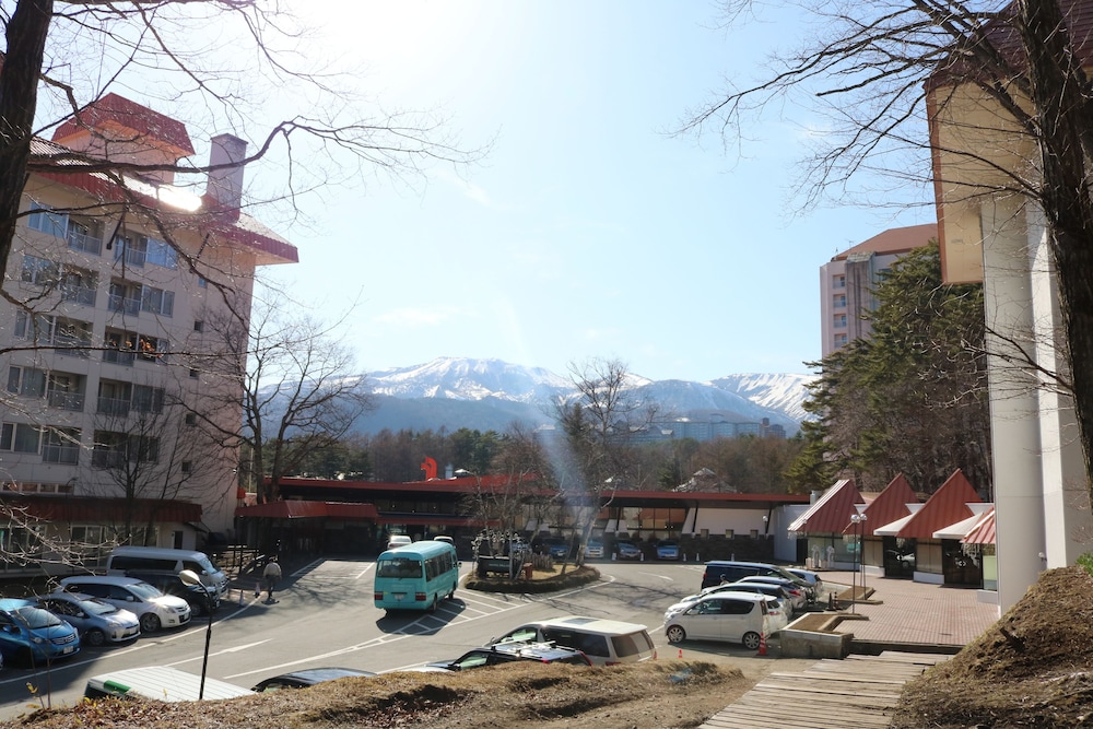 HOTEL VILLAGE 42/50
